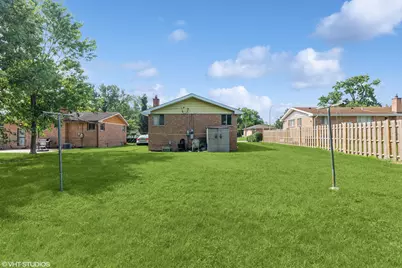 223 Lynn Lane, Chicago Heights, IL 60411 - Photo 5