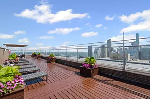 260 E Chestnut St, Chicago, IL 60611 - Photo 17