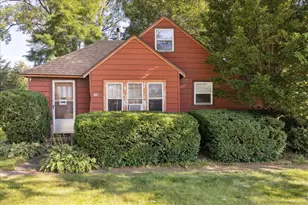 7112 N Oak St, Wonder Lake, IL 60097 - Photo 1