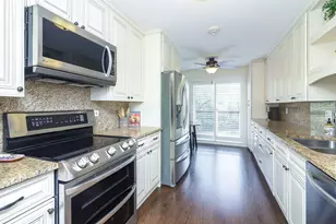 501 Lake Hinsdale Dr, Willowbrook, IL 60527 - Photo 7