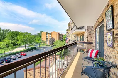 501 Lake Hinsdale Drive #307, Willowbrook, IL 60527 - Photo 3