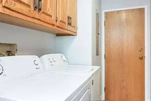 501 Lake Hinsdale Dr, Willowbrook, IL 60527 - Photo 19