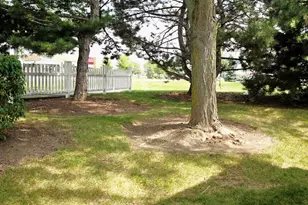 109 E Victoria Cir, North Aurora, IL 60542 - Photo 37