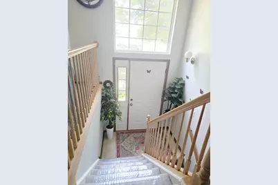 109 E Victoria Circle, North Aurora, IL 60542 - Photo 5