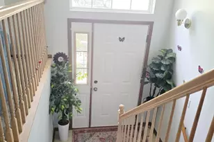 109 E Victoria Cir, North Aurora, IL 60542 - Photo 5