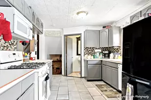 7620 Howe Rd, Wonder Lake, IL 60097 - Photo 11