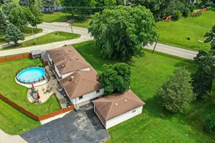 7620 Howe Rd, Wonder Lake, IL 60097 - Photo 41