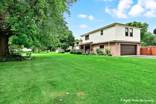 7620 Howe Rd, Wonder Lake, IL 60097 - Photo 5