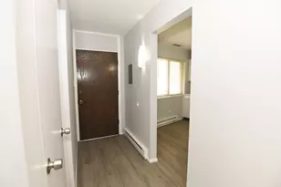 2306 Holiday Ter, Lansing, IL 60438 - Photo 3