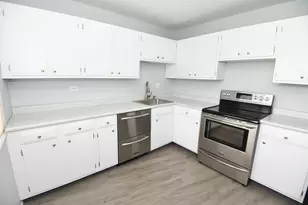 2306 Holiday Ter, Lansing, IL 60438 - Photo 5