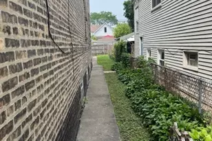 3438 N Hamlin Ave, Chicago, IL 60618 - Photo 29