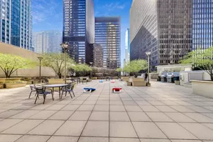 222 N Columbus Dr, Chicago, IL 60601 - Photo 37