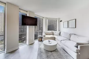 222 N Columbus Dr, Chicago, IL 60601 - Photo 3