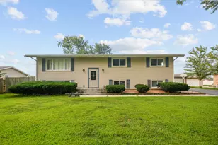 1915 E Clark St, Diamond, IL 60416 - Photo 1