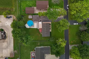 1915 E Clark St, Diamond, IL 60416 - Photo 33