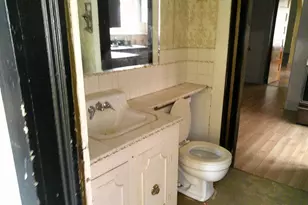 958 W William St, Decatur, IL 62522 - Photo 9