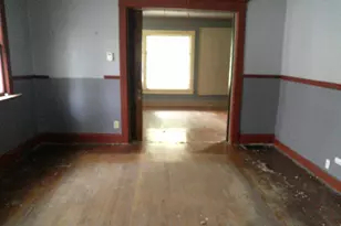 958 W William St, Decatur, IL 62522 - Photo 3