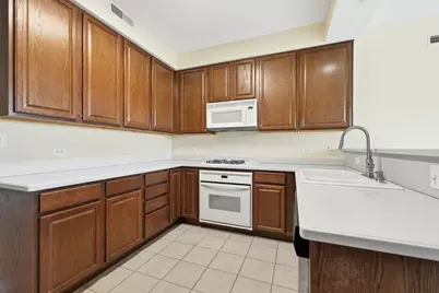 101 Pointe Drive #203, Northbrook, IL 60062 - Photo 7