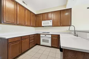 101 Pointe Dr, Northbrook, IL 60062 - Photo 7
