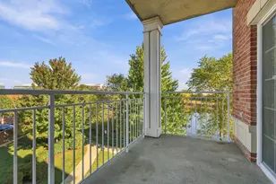 101 Pointe Dr, Northbrook, IL 60062 - Photo 11