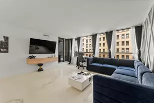 201 E Chestnut St, Chicago, IL 60611 - Photo 9