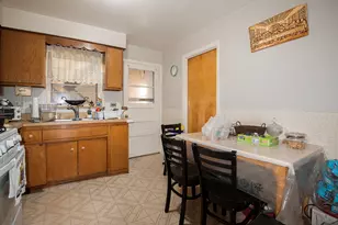 8206 Knox Ave, Skokie, IL 60076 - Photo 9