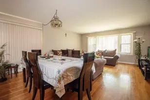 8206 Knox Ave, Skokie, IL 60076 - Photo 5