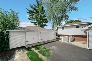 5613 W 84th Pl, Burbank, IL 60459 - Photo 19