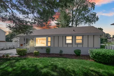 5613 W 84th Place, Burbank, IL 60459 - Photo 1