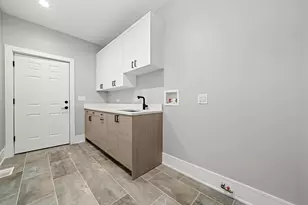 4009 Faith Ln, Saint Charles, IL 60174 - Photo 11