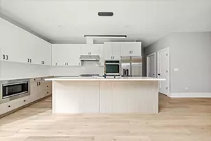 4009 Faith Ln, Saint Charles, IL 60174 - Photo 7