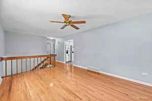 485 N Airlite St, Elgin, IL 60123 - Photo 7