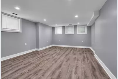 2424 W Hollywood Avenue #3, Chicago, IL 60659 - Photo 7