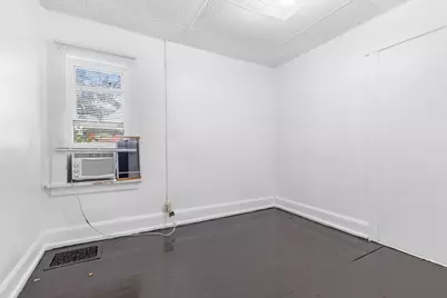 617 N Central Avenue, Rockford, IL 61101 - Photo 9