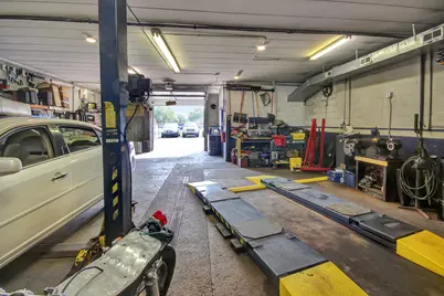 635 Burnham Avenue, Calumet City, IL 60409 - Photo 7