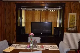 233 N 1st St, Carthage, IL 62321 - Photo 7