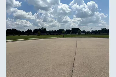 1 Pointe Boulevard, Peru, IL 61354 - Photo 3