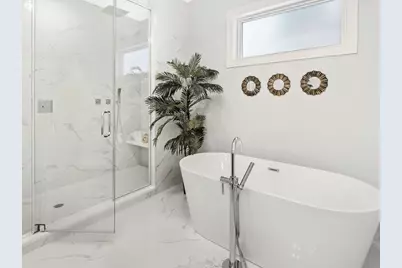 1938 N Ridgeway Avenue, Chicago, IL 60647 - Photo 17