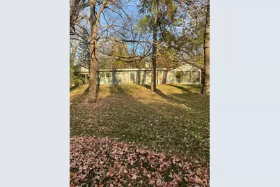 65 Lincolnshire Drive, Lincolnshire, IL 60069 - Photo 1