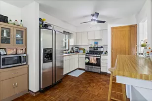 29W276 Bolles Ave, West Chicago, IL 60185 - Photo 7