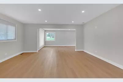 1055 N Bluebonnet Lane, Hoffman Estates, IL 60169 - Photo 17