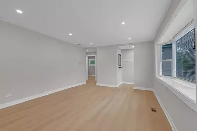 1055 N Bluebonnet Lane, Hoffman Estates, IL 60169 - Photo 19