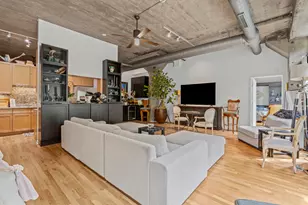 1070 W 15th St, Chicago, IL 60608 - Photo 3