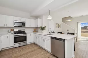 271 Barrett Dr, Yorkville, IL 60560 - Photo 7