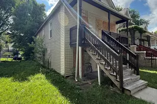 8417 S Escanaba Ave, Chicago, IL 60617 - Photo 1