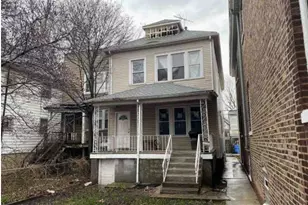 8613 S Houston Ave, Chicago, IL 60617 - Photo 1