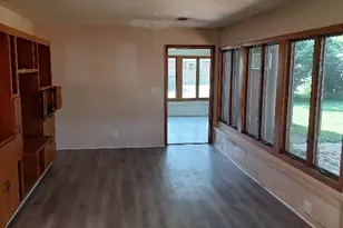 210 Maple Ln, Thornton, IL 60476 - Photo 3