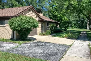 210 Maple Ln, Thornton, IL 60476 - Photo 17