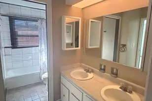 699 Darlington Ln, Crystal Lake, IL 60014 - Photo 15