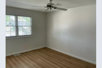 1930 N Lakeside Plaza, Hoffman Estates, IL 60169 - Photo 9